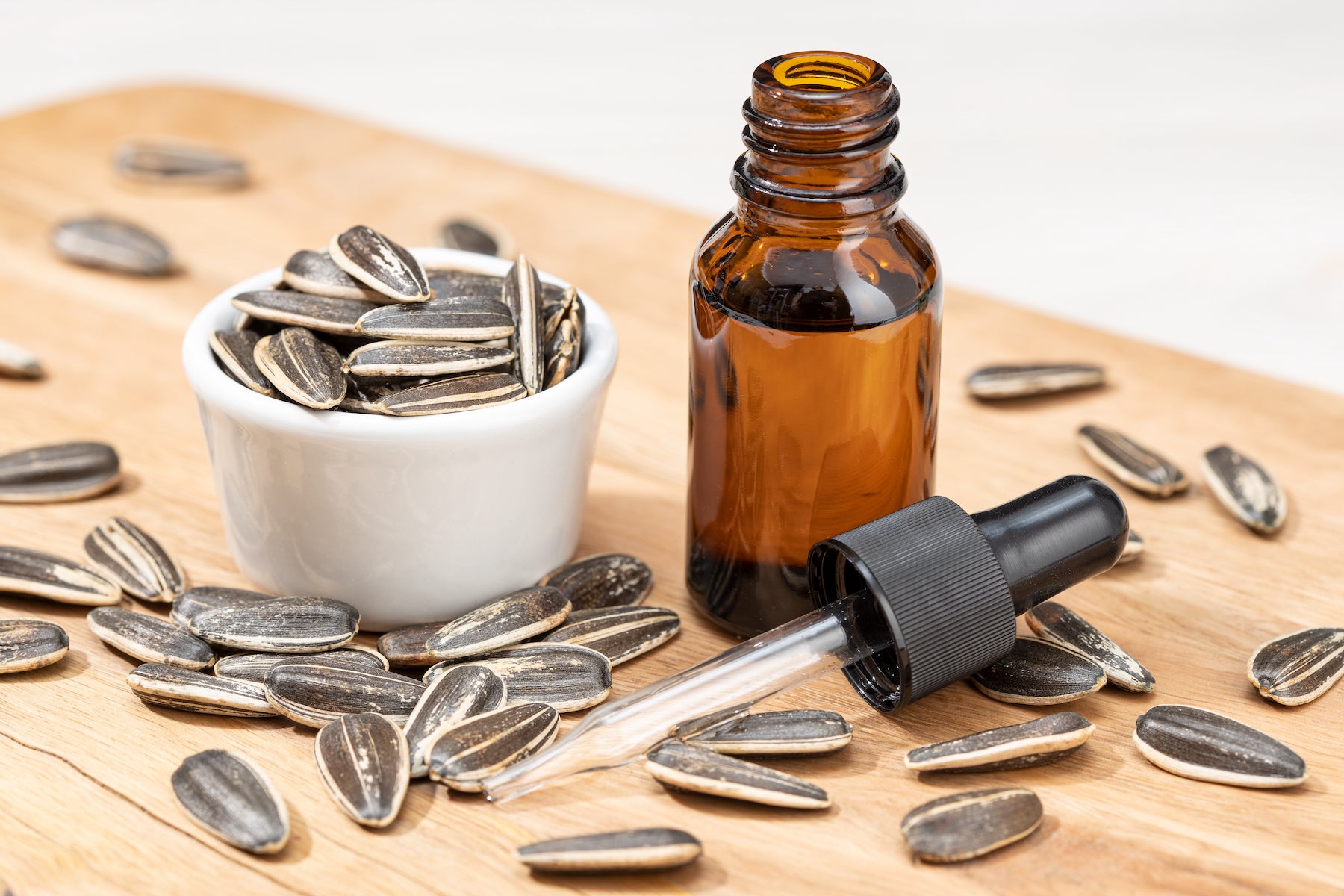 Sunflower essential oil in glass bottle and pipett 2021 08 29 18 05 48 utc.jpg