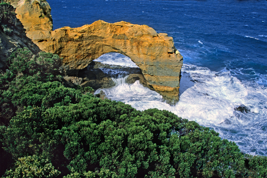 AlongGreatOceanRoadLochArdArch2Austaliacopy