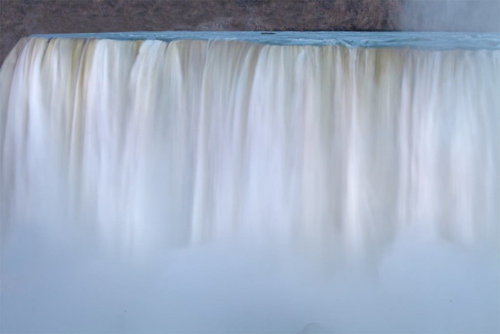 NiagFallsOnt.horiz 0910GregLawson